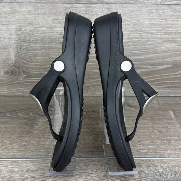 Crocs Sanrah Metallic Disc Women’s Size 7 Black Rubber Wedge Flip Flop Sandals - Picture 9 of 10